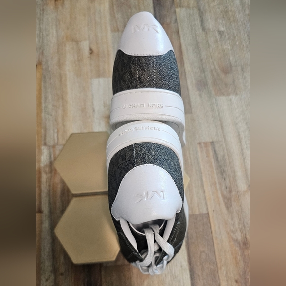 Michael Kors Nate Sneakers. - Picture 5 of 10